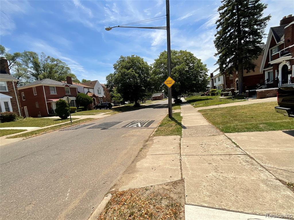 17165 Wisconsin Street - Photo 2