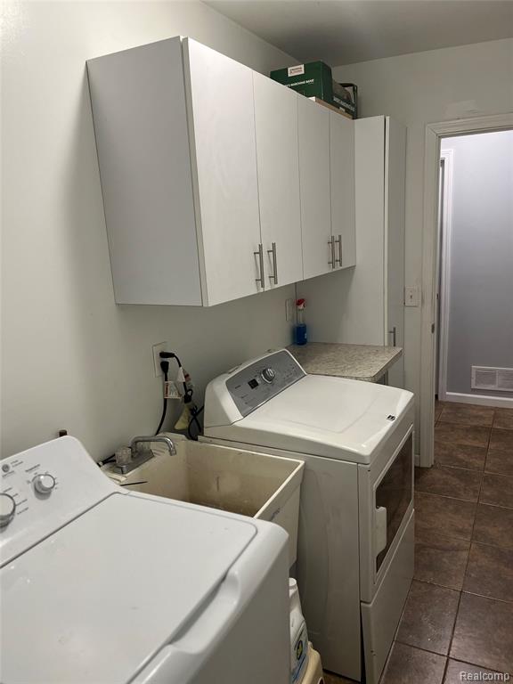 20535 Powers Avenue, Dearborn Heights, MI 48125 — Photo 18