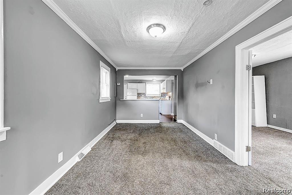 8676 Robindale Avenue, Dearborn Heights, MI 48127 — Photo 15