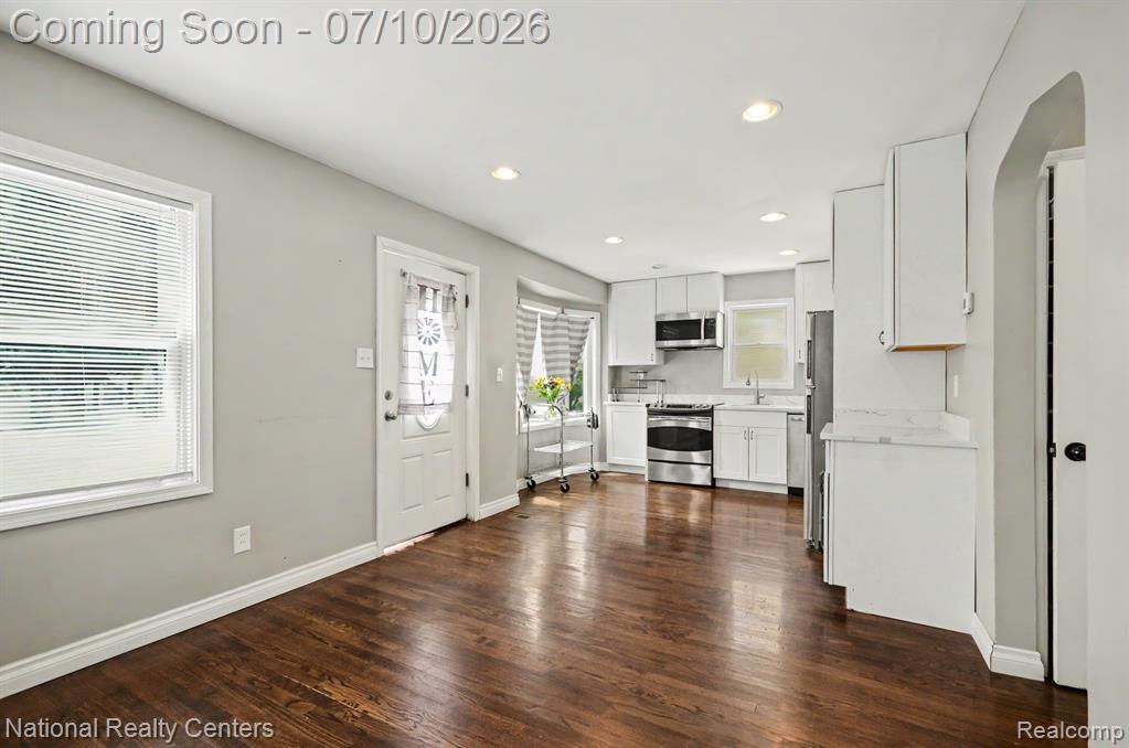 551 E Maplehurst Street, Ferndale, MI 48220 — Photo 2
