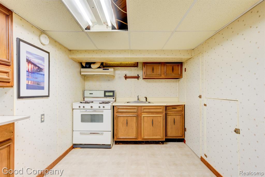 4708 Woodland Avenue, Royal Oak, MI 48073 — Photo 32