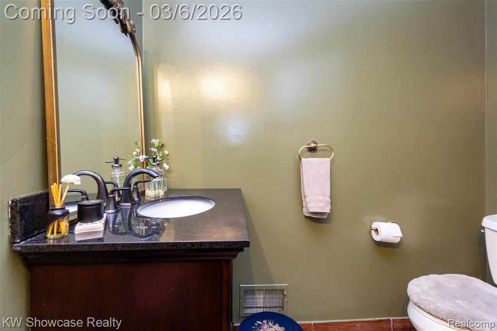 1747 Beechmont Street, Keego Harbor, MI 48320 — Photo 31