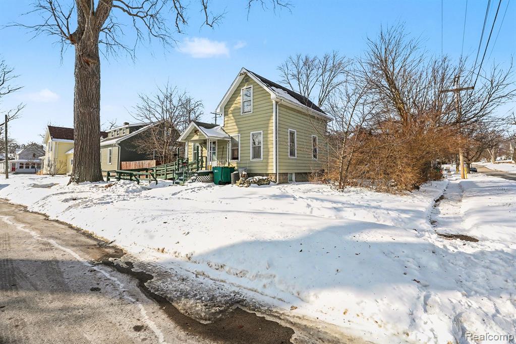 402 S 5th Street, St. Clair, MI 48079 — Photo 11