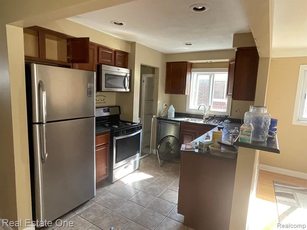 4413 18TH Street, Wyandotte, MI 48192 — Photo 7