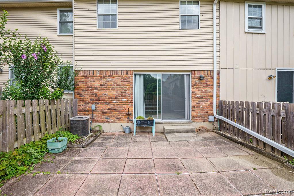 5335 BREEZE HILL, Troy, MI 48098 — Photo 16