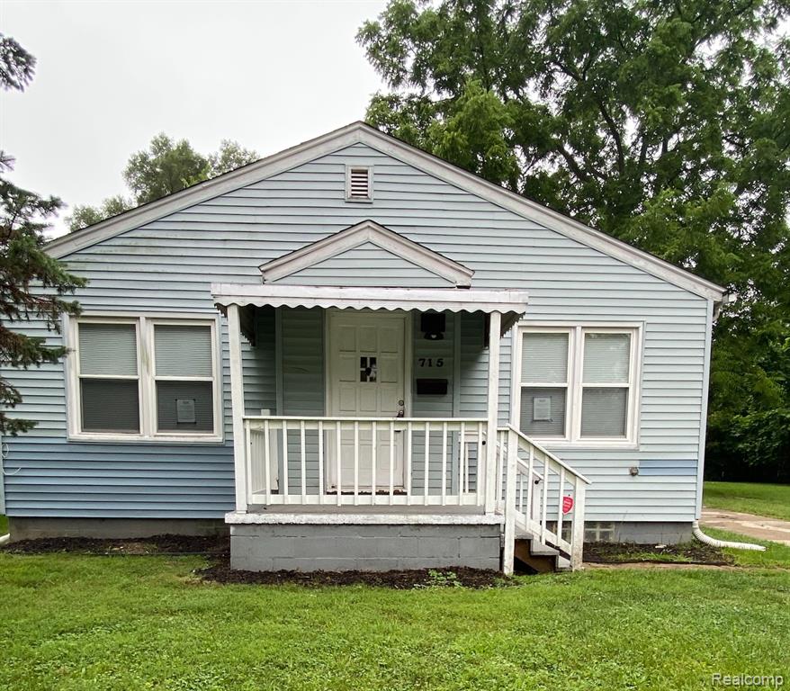 715 Kenilworth Avenue, Pontiac, MI 48340 — front exterior