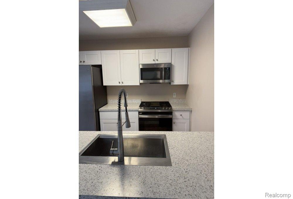 863 Boyd Avenue, Traverse City, MI 49686 — Photo 12
