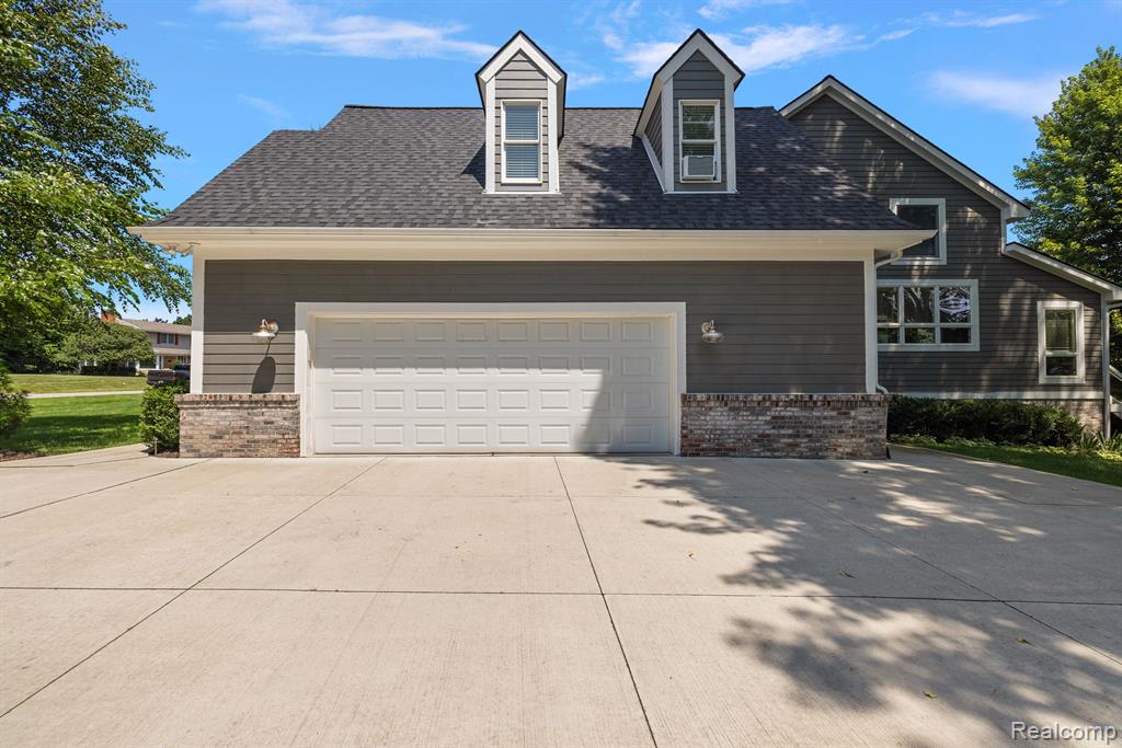 733 LONGFORD Drive, Rochester Hills, MI 48309 — Photo 78