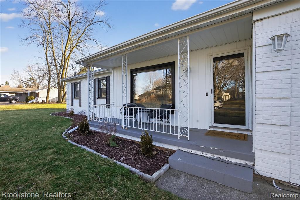 6227 McKenzie Drive, Flint, MI 48507 — Photo 5
