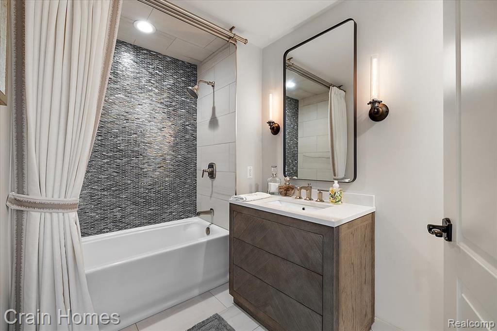 49729 SANDRA Drive, Shelby Twp, MI 48315 — Photo 46