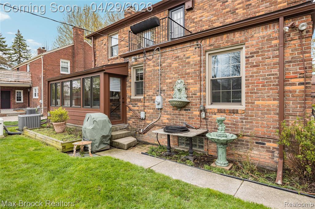 938 LAKEPOINTE STREET, Grosse Pointe Park, MI 48230 — Photo 48