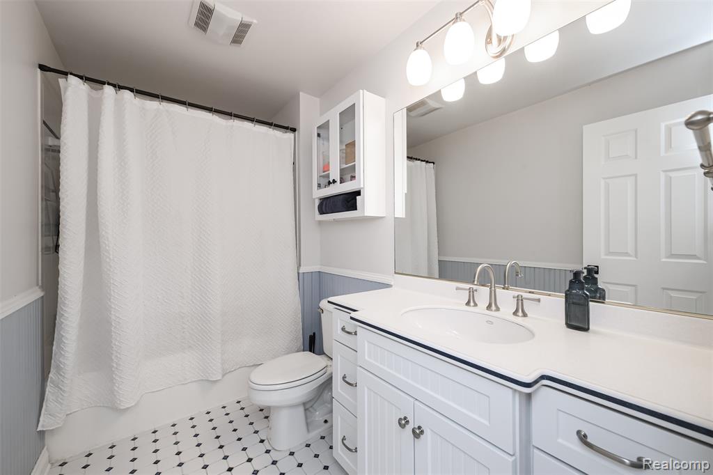 3376 Oak Park Drive, Saline, MI 48176 — Photo 49