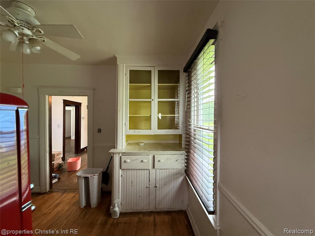 2259 Saint Clair Street, Detroit, MI 48214 — Photo 8