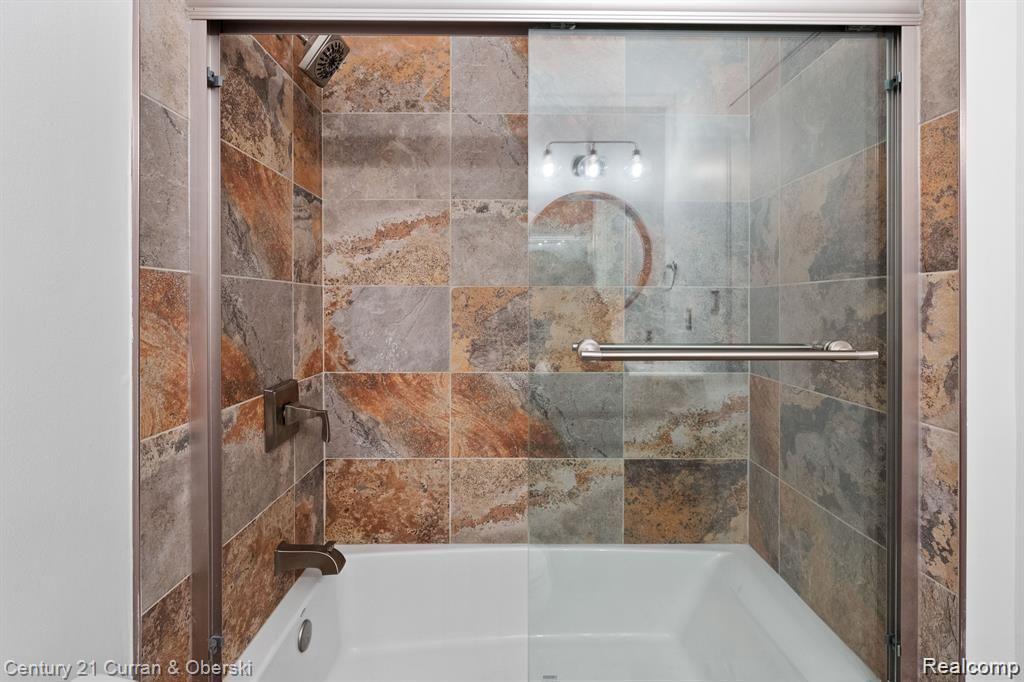 6533 E JEFFERSON Avenue, 19-133E, Detroit, MI 48207 — Photo 19