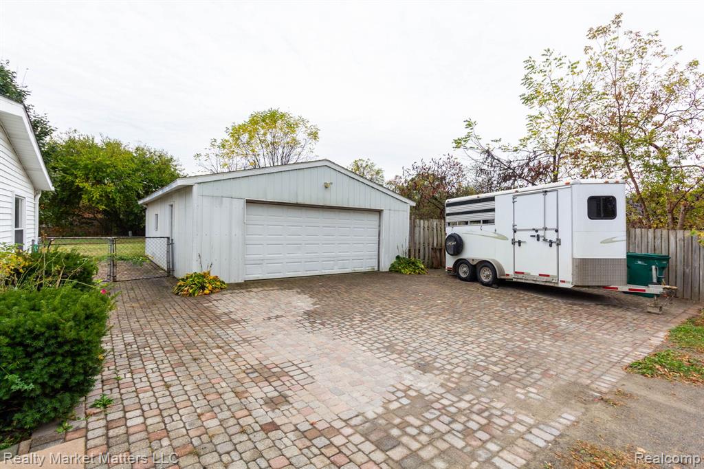 781 W Davison Lake Road, Oxford, MI 48371 — Photo 19