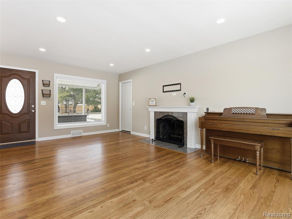 48940 Cardinal Street, Shelby Twp, MI 48317 — Photo 12
