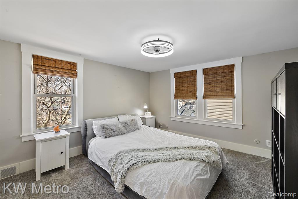 919 N WASHINGTON Avenue, Royal Oak, MI 48067 — Photo 8