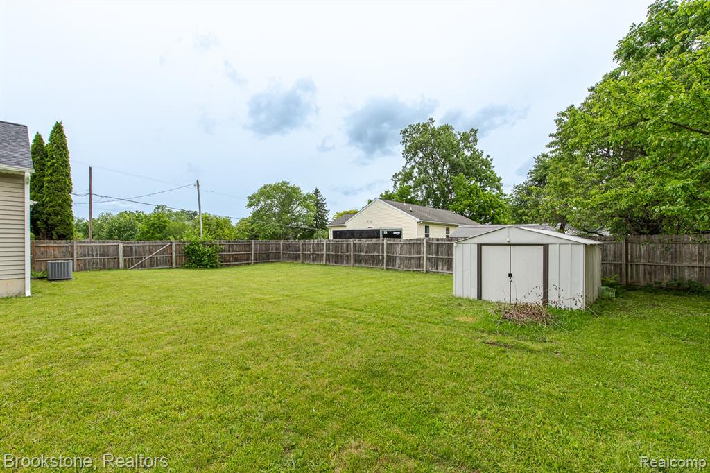 5039 Auker Drive, Grand Blanc, MI 48507 — Photo 41