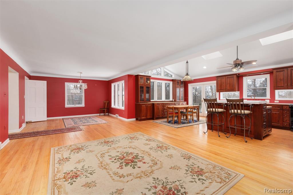 12935 Victoria Avenue, Huntington Woods, MI — Photo 4
