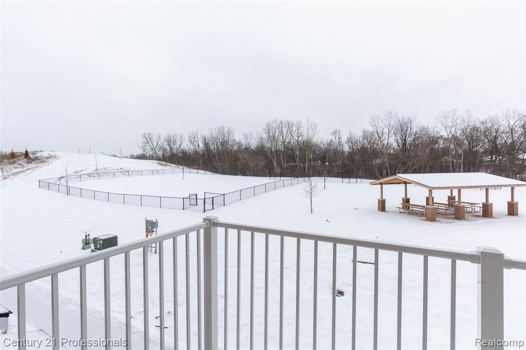 4849 Parkside Lane, Troy, MI 48085 — Photo 31
