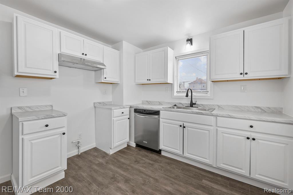 6446 CALHOUN Street, Dearborn, MI 48126 — Photo 9