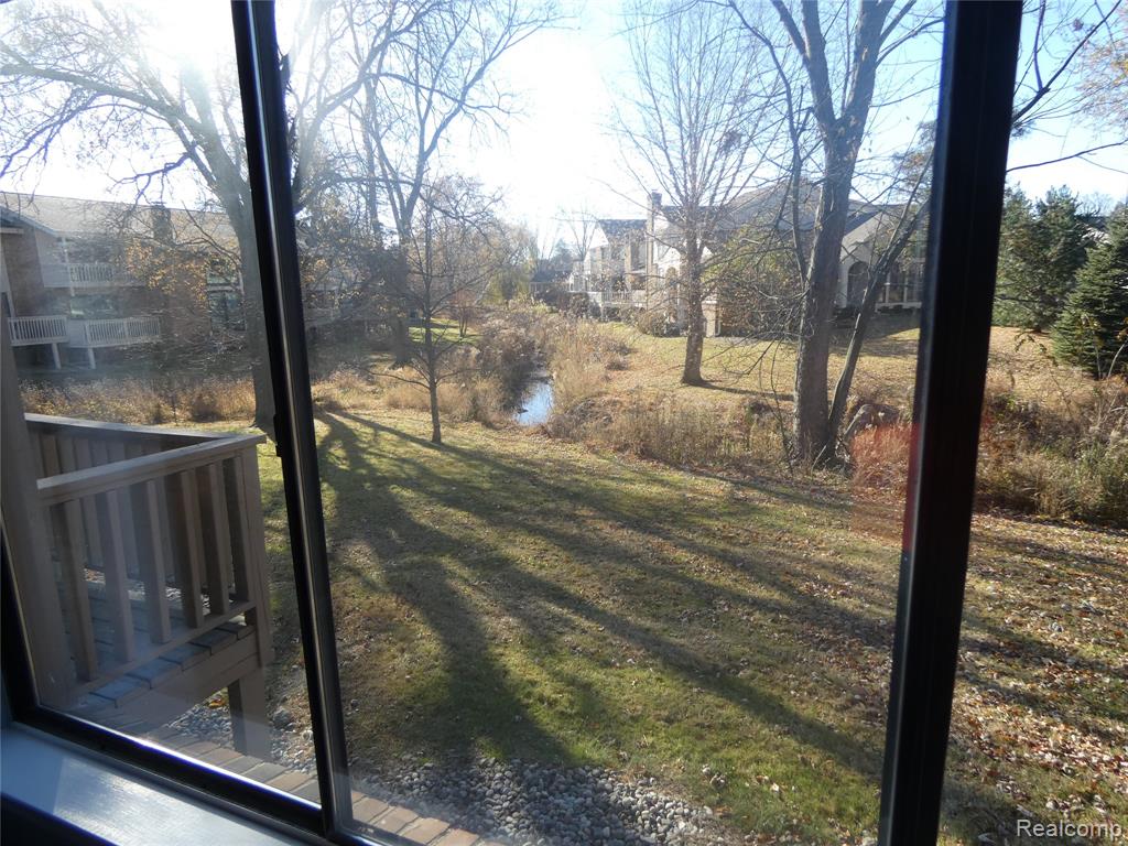 7122 Pebble Park Drive, West Bloomfield, MI — Photo 31