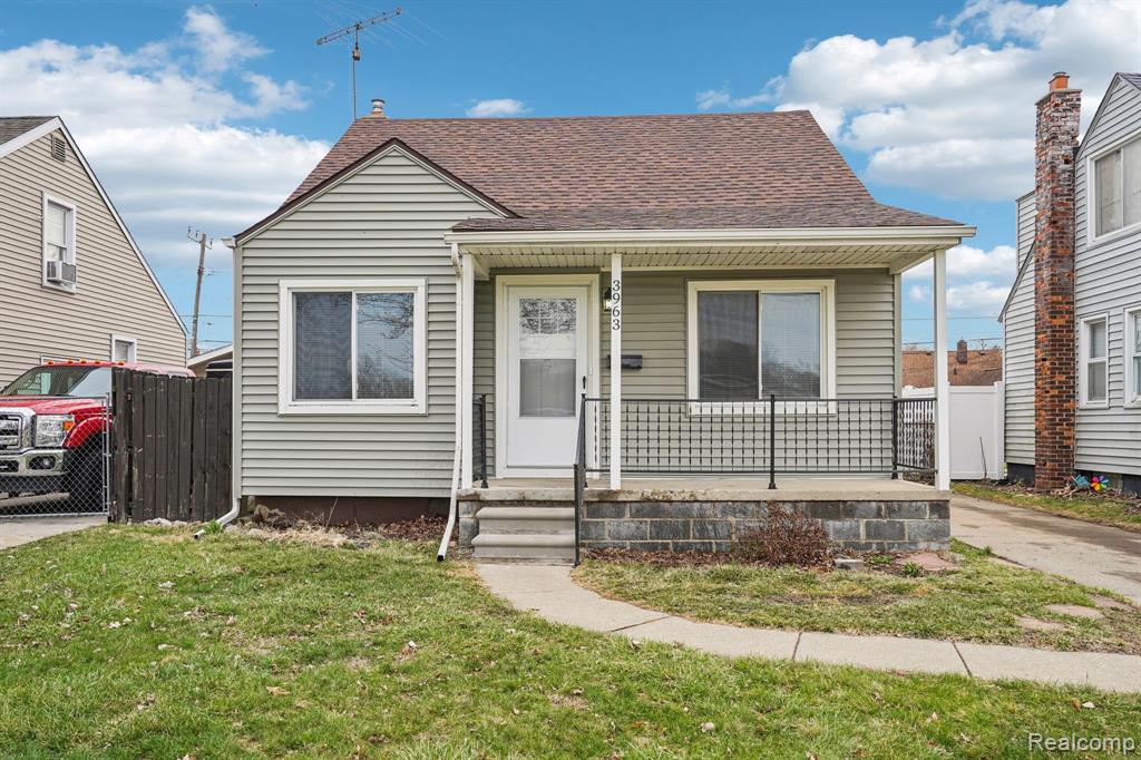 3963 S Hubbard Street, Wayne, MI 48184 — front exterior