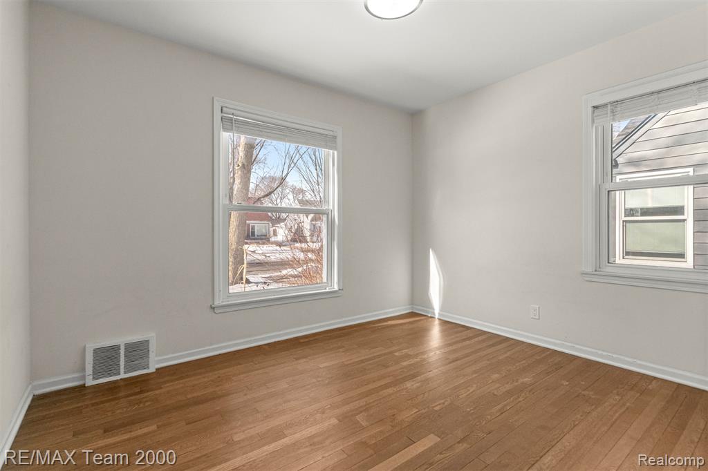 2076 Thomas Avenue, Berkley, MI 48072 — Photo 30