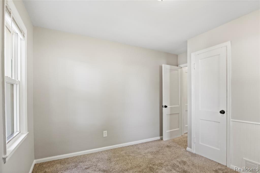 9591 Columbia, Redford, MI 48239 — Photo 24