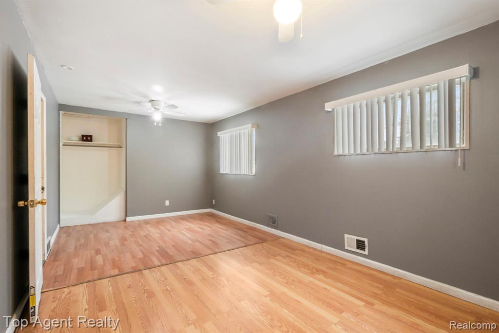 520 Linda Vista Drive, Pontiac, MI 48342 — Photo 23