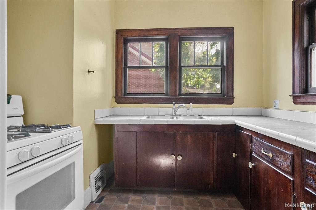 95 AHRENS Street, Mount Clemens, MI 48043 — Photo 27