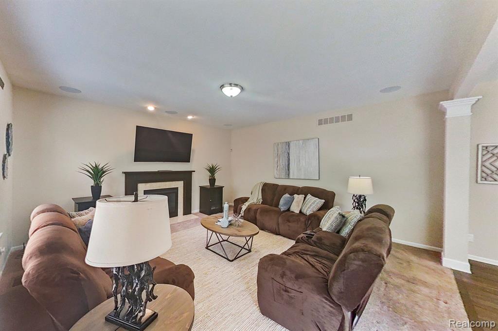 50736 SEVILLA Circle, Novi, MI — Photo 20