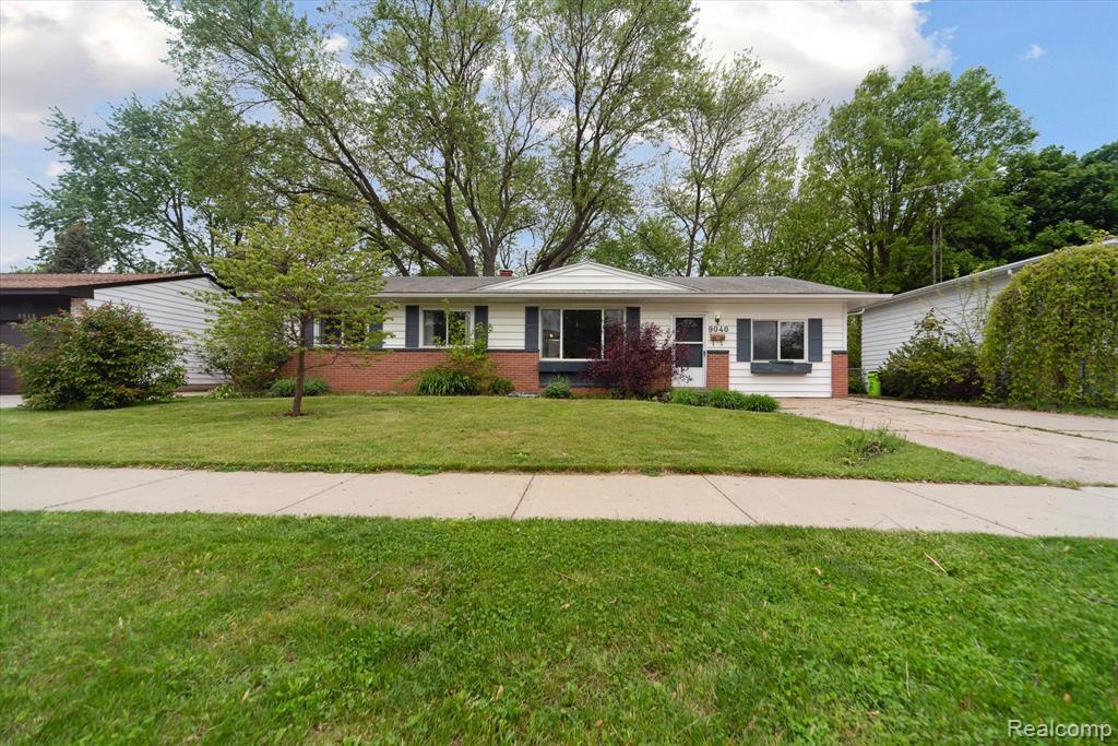 9040 Chesterfield Drive, Swartz Creek, MI 48473 — Photo 2
