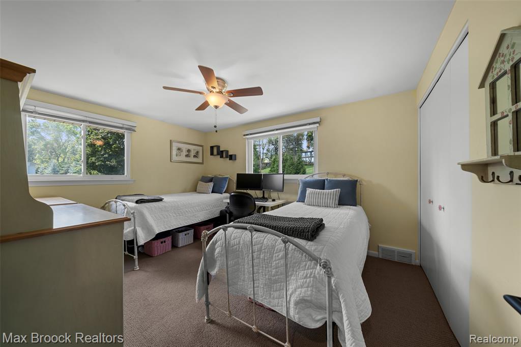 6907 W Knollwood Circle, West Bloomfield, MI — Photo 29