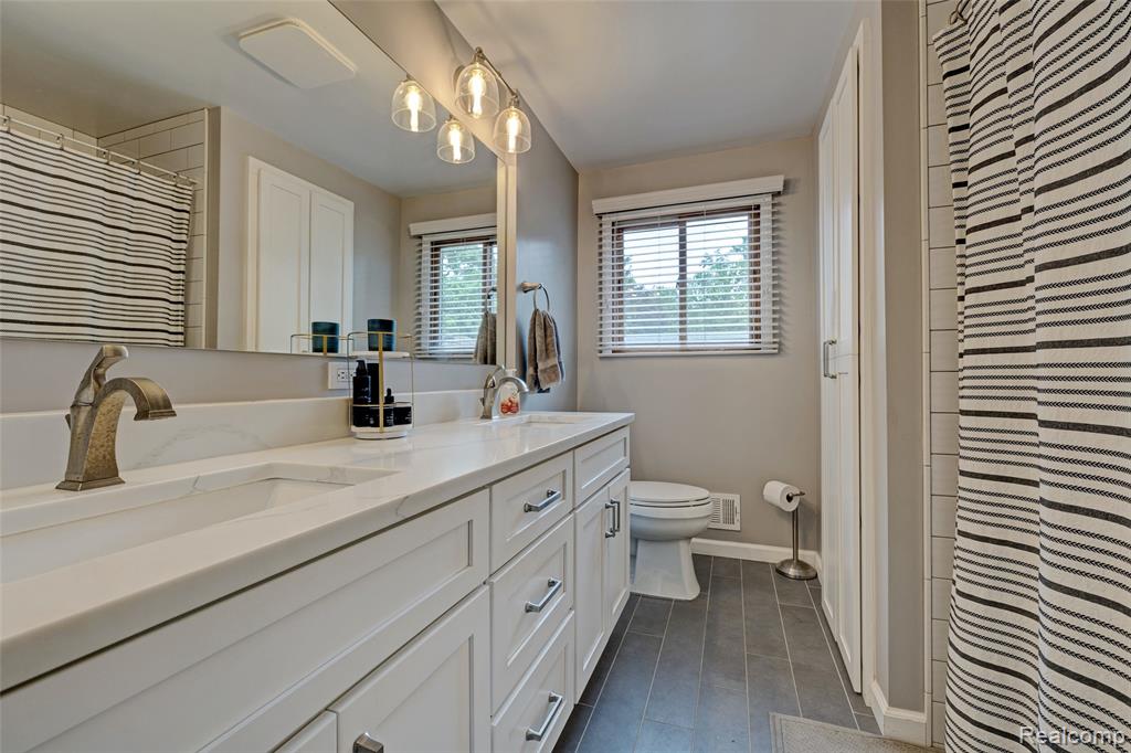 41429 Greenbriar Lane, Plymouth, MI 48170 — Photo 17