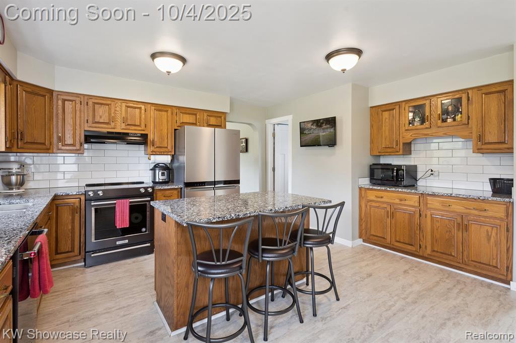 9967 N Clinton Trail, Mulliken, MI 48861 — Photo 4