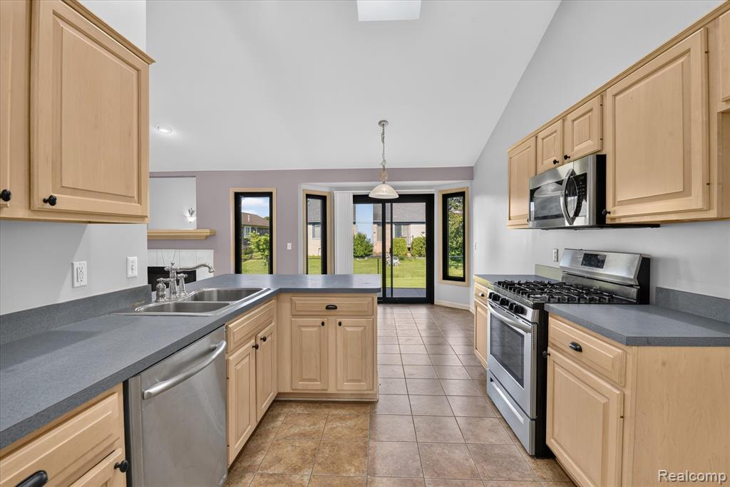 53293 Spurry Lane, New Baltimore, MI — Photo 21