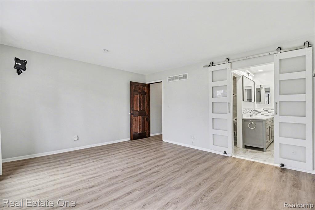 7329 Creek View Circle, West Bloomfield, MI — Photo 19