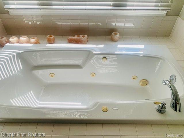 41473 TWAIN, Novi, MI 48377 — Photo 19