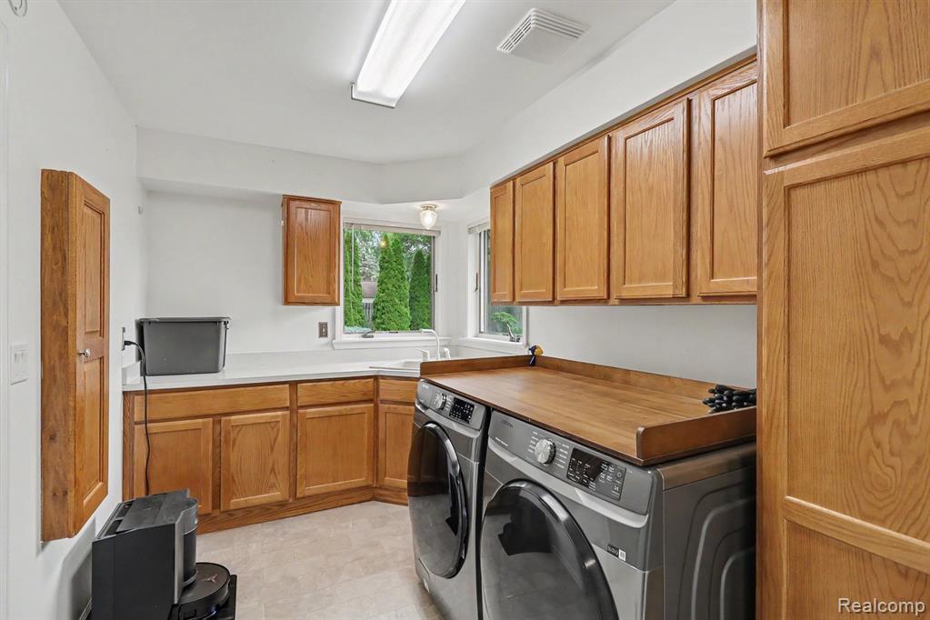 9442 WOODSIDE Trail, Swartz Creek, MI 48473 — Photo 23