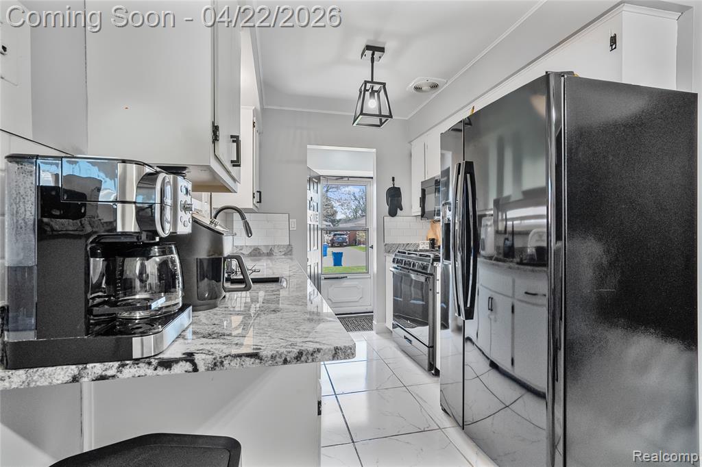 5845 Centralia Street, Dearborn Heights, MI 48127 — Photo 13