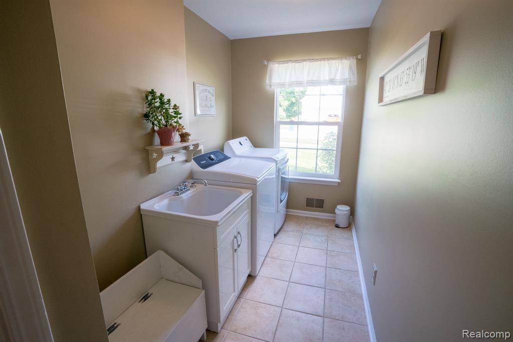 7427 LAKE Street, Dexter, MI 48130 — Photo 14