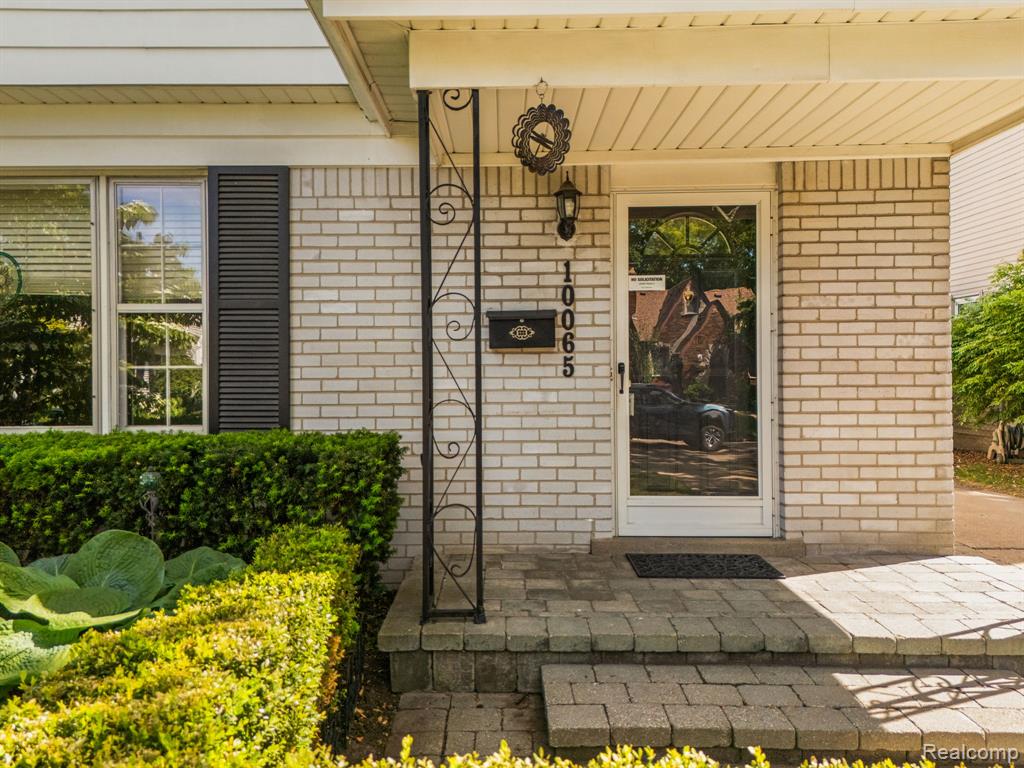 10065 Hart Avenue, Huntington Woods, MI — Photo 3