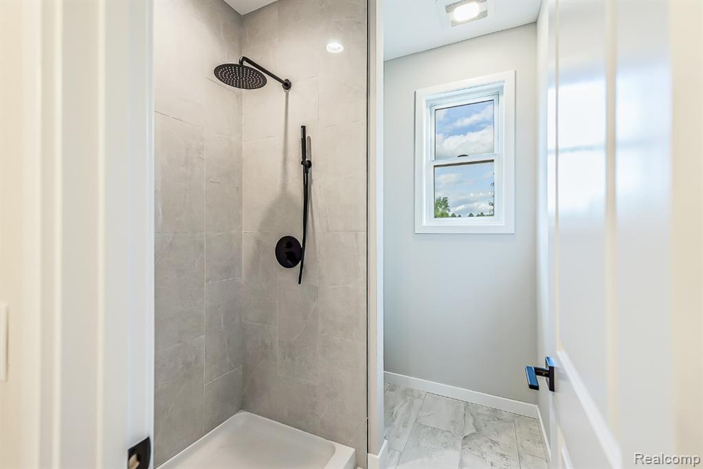 9758 Iosco Ridge Drive, Gregory, MI 48137 — Photo 16
