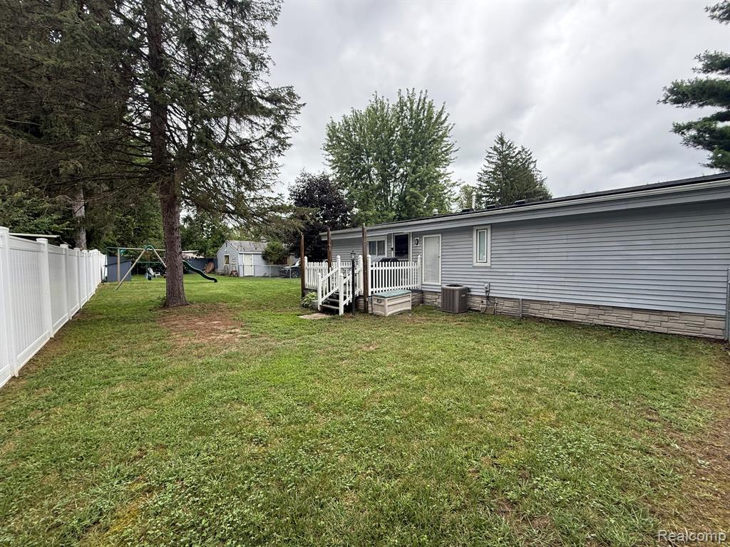 526 Cherokee Bend, Howell, MI 48843 — Photo 11
