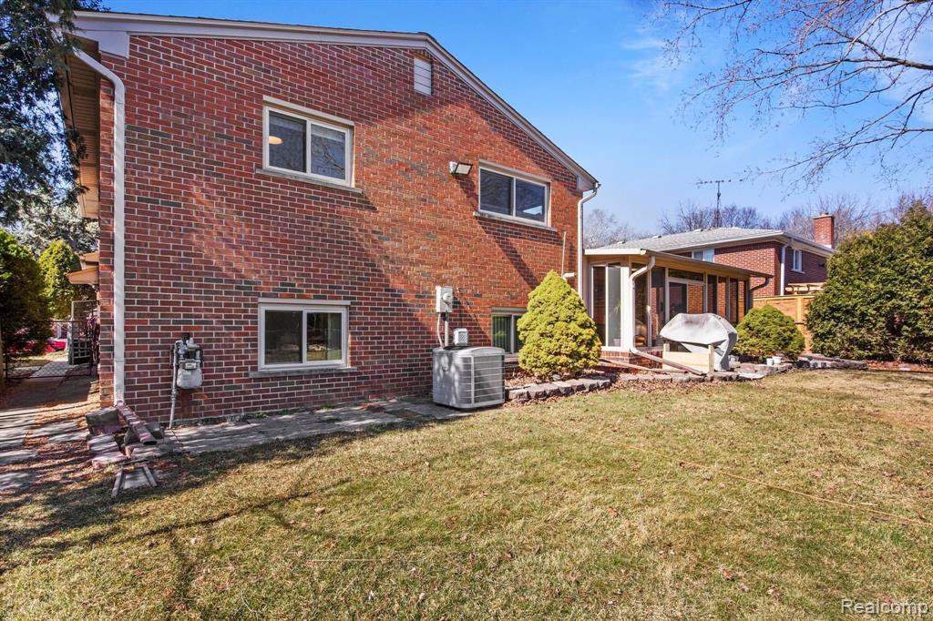 39 SNOW, Dearborn, MI 48124 — Photo 43