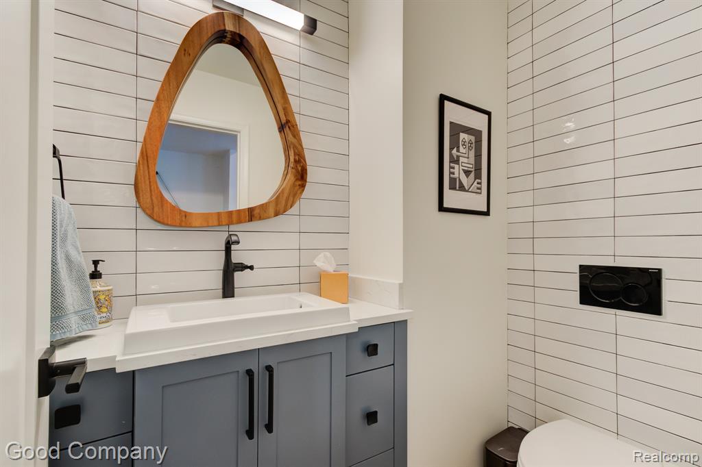 805 N Pemberton Road, Bloomfield Hills, MI 48302 — Photo 37