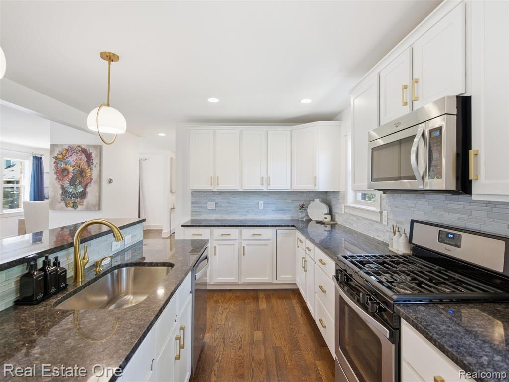 10125 Borgman Avenue, Huntington Woods, MI — Photo 14