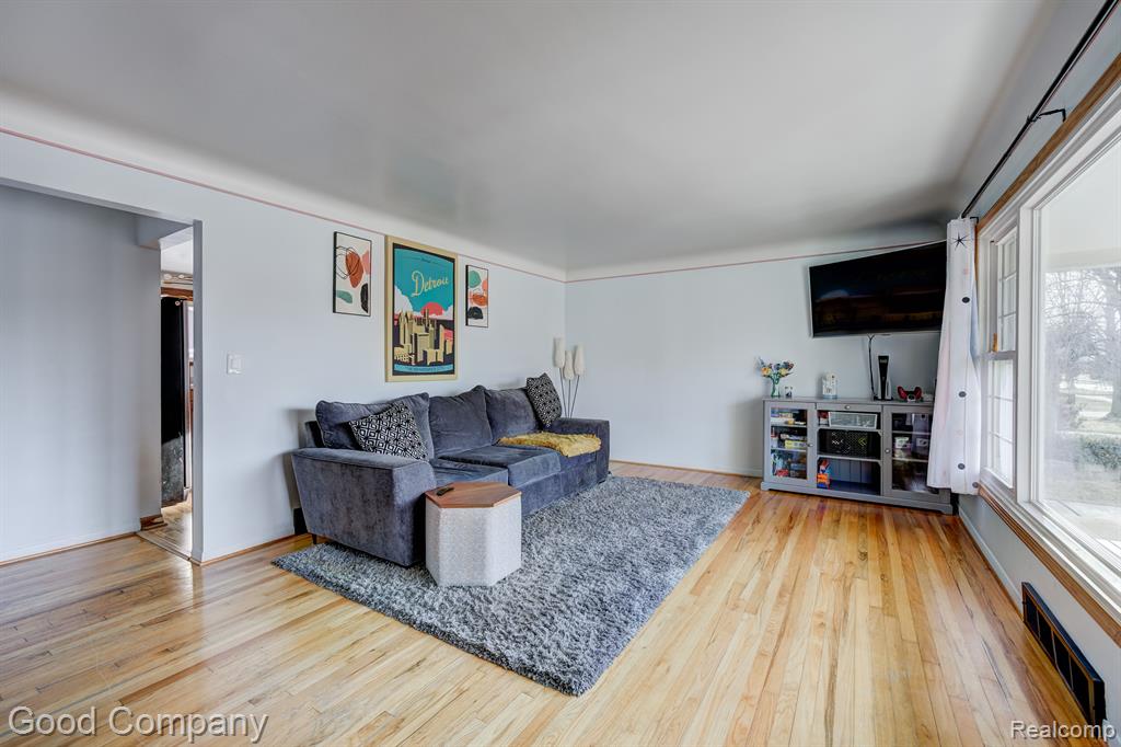 9062 SHANNON Drive, Sterling Heights, MI 48314 — Photo 4
