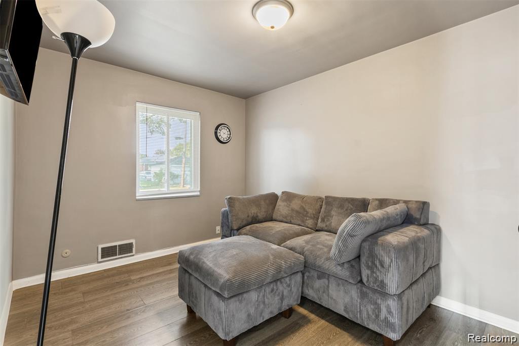 17037 Stricker Avenue, Eastpointe, MI 48021 — Photo 16